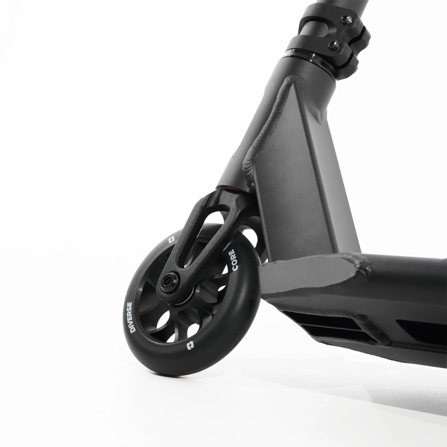 Самокат Diverse Core 46 Matt Black